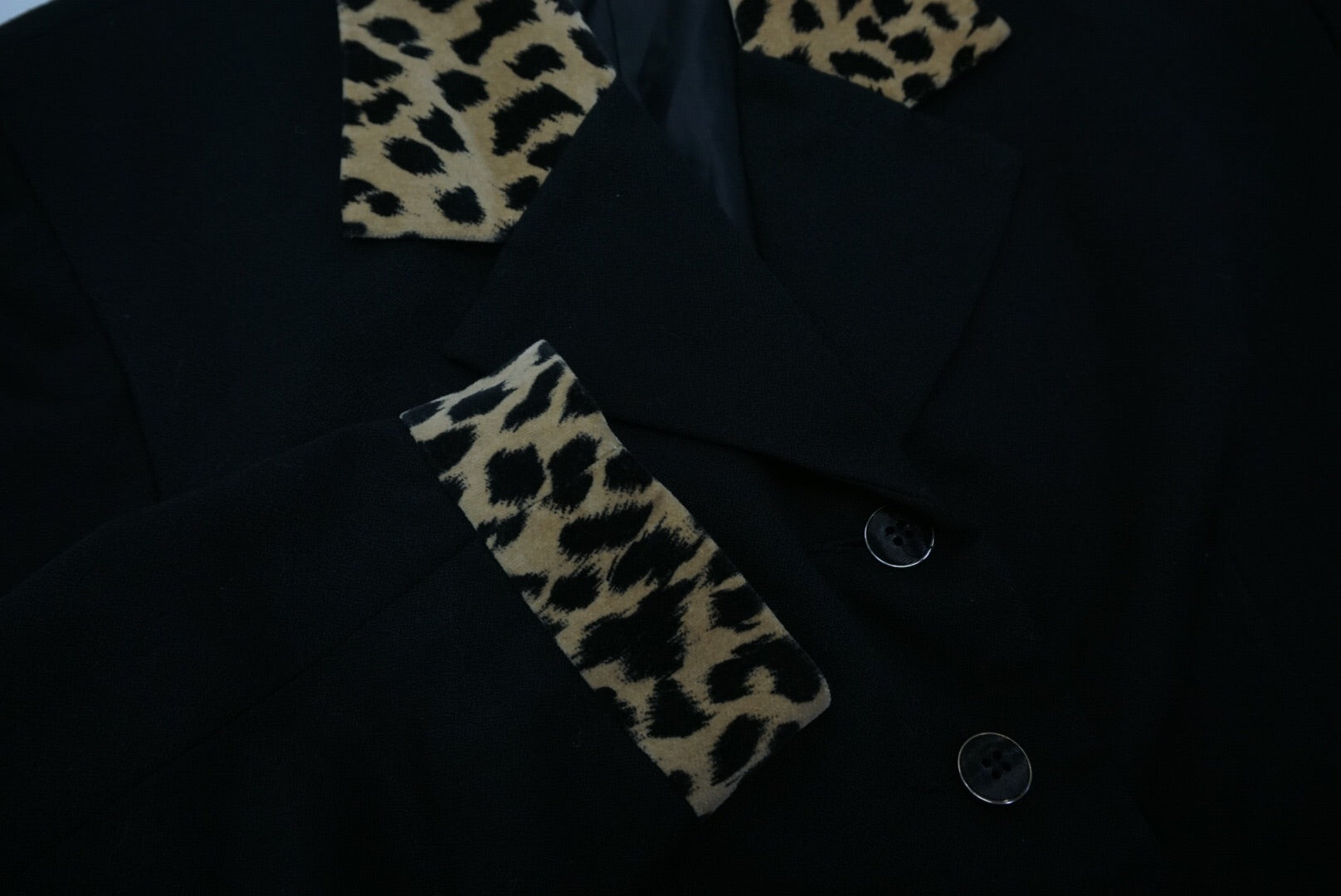 LEOPARD TRIM CROP BLAZER